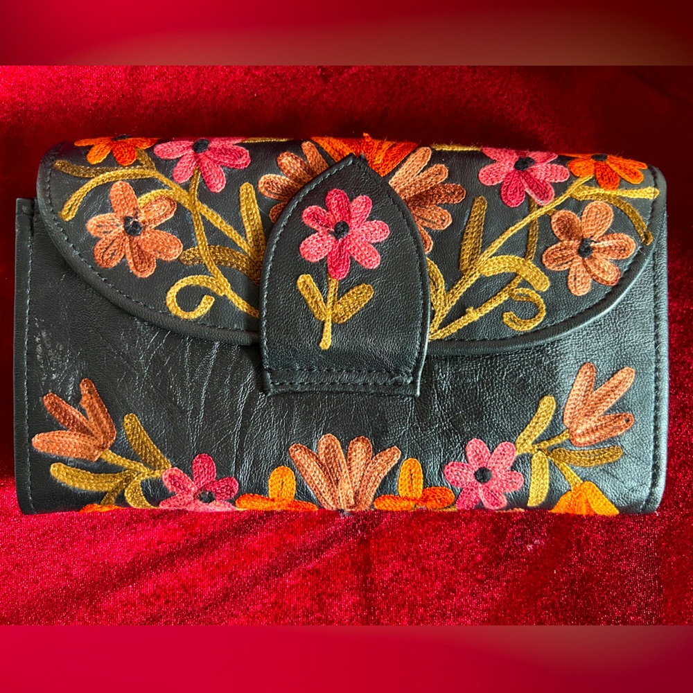 Authentic Kashmiri Handmade Leather Wallet; Intricate Kashida Floral Embroidery
